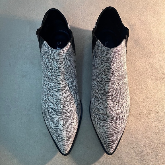 L.A.M.B. Women's Mayor Lizard Print White Pointy Toe Ankle Booties Shoes Sz 10 - Picture 10 of 16